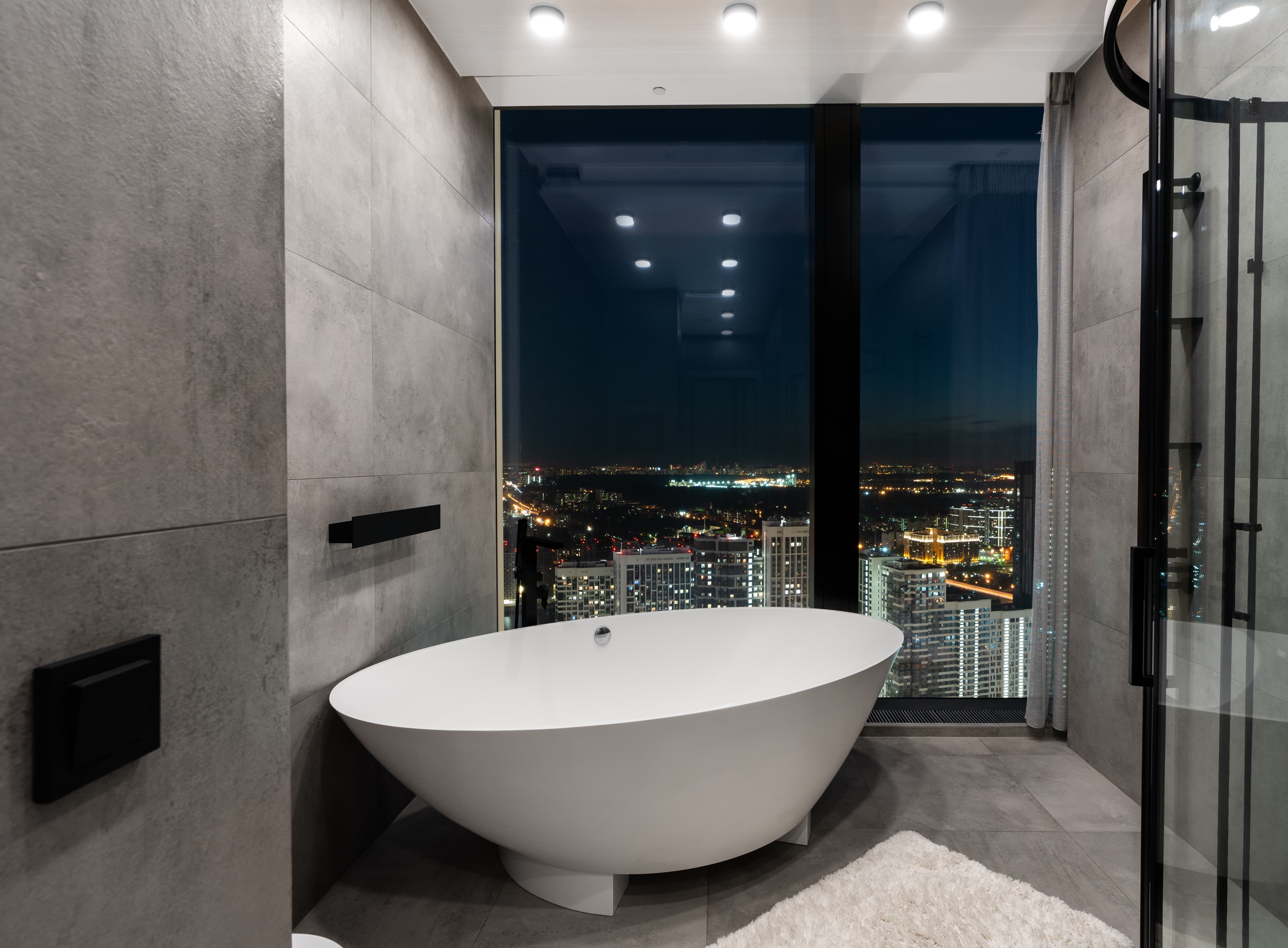 Luxury Panoramic Bathtub