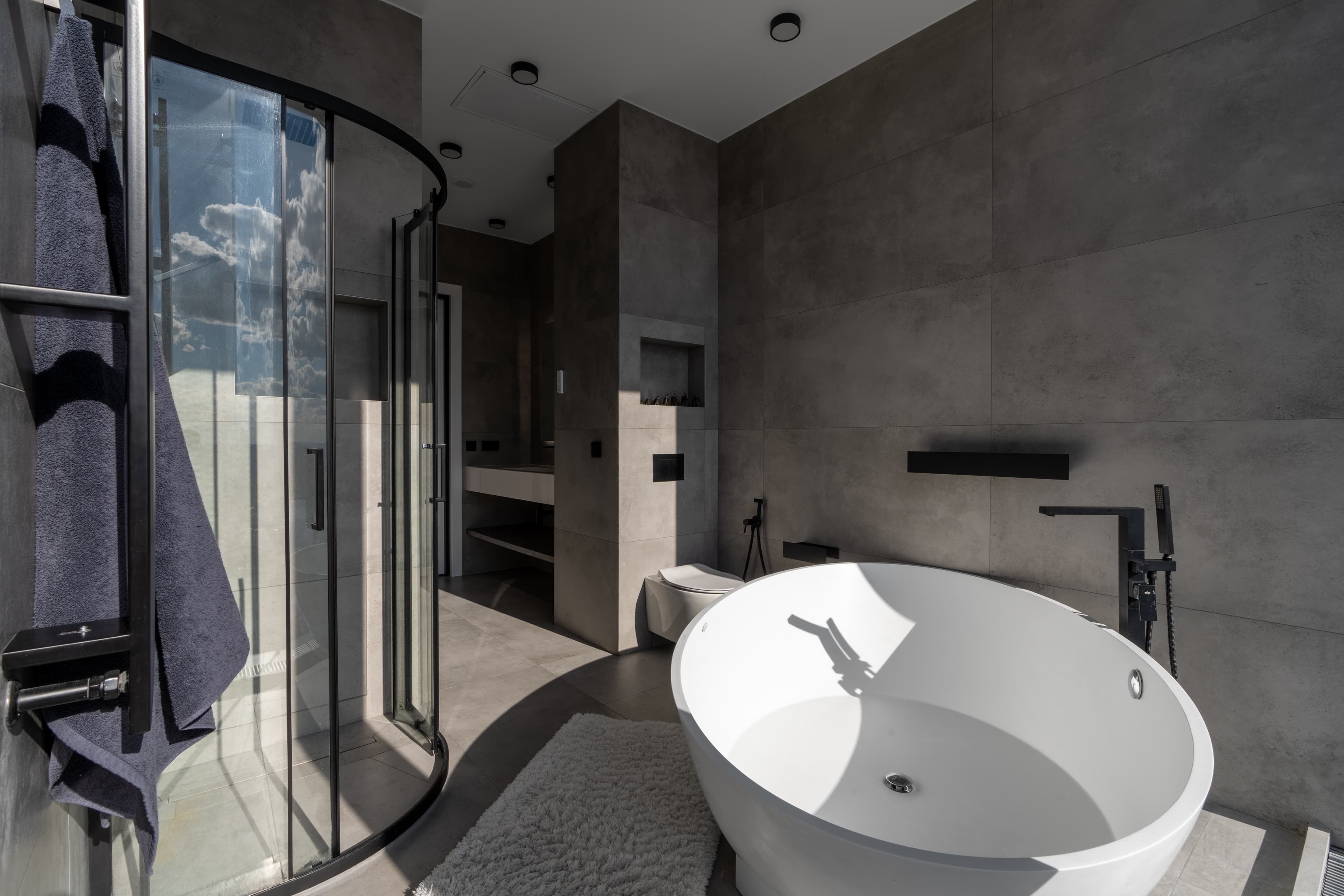 Luxury Panoramic Bathtub